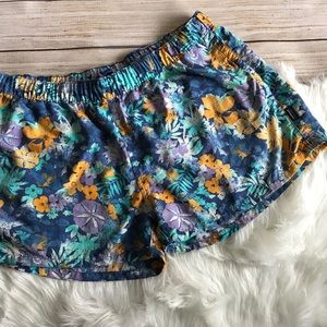 Patagonia women’s barely baggies size xl